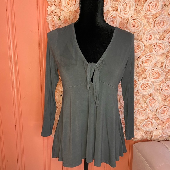 American Eagle Outfitters Tops - SOFT & SEXY LONG SLEEVE SHIRT